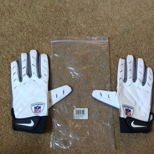 Nike gloves